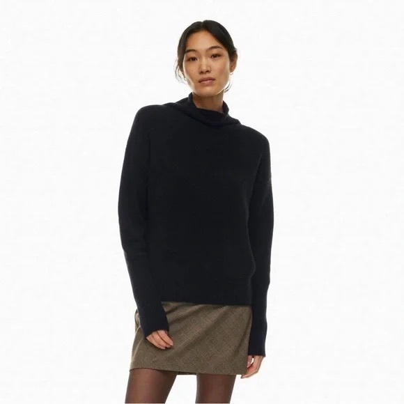 Wilfred Sweaters - 💕💜 Aritzia Wilfred Luxe 100% Cashmere Cyprie Mockneck Sweater Black XS EUC